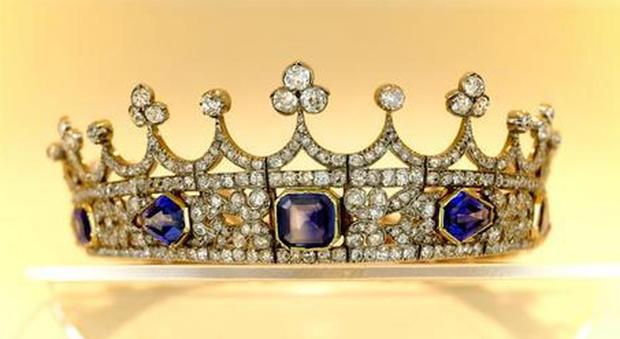Il guardaroba reale della regina Vittoria all'asta per oltre 18mila euro