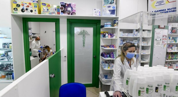 Napoli, falsa partenza per i vaccini in farmacia
