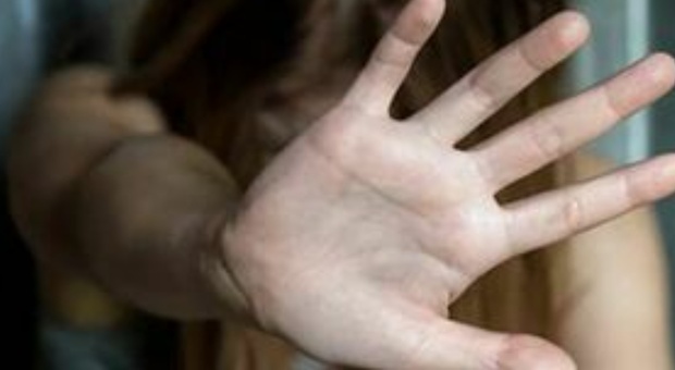 «Vuoi un lavoro?»: finto volontario 79enne adescava e violentava le ragazze straniere in coda da “Pane quotidiano”