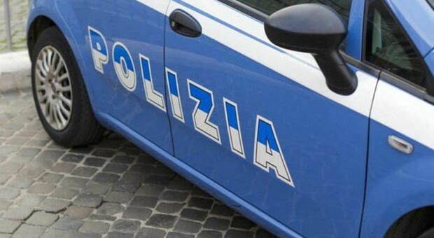 Sessantenne aggredito da un gruppo di giovani al centro commerciale di Ancona: denunciate tre persone