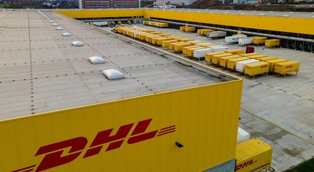 Aereoporto di Capodichino, Dhl si rafforza al Sud: «Primo scalo per tonnellate di cargo trasportate»