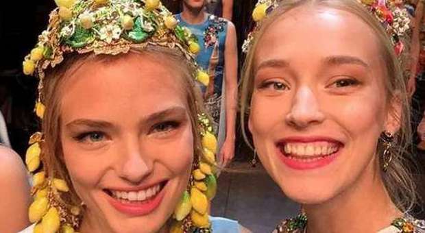 Dolce&Gabbana porta i selfie in passerella: la sfilata di Milano diventa social -Guarda