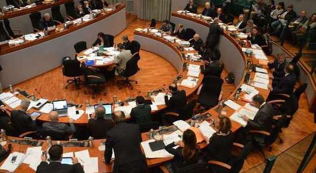 Il Consiglio regionale (foto Marinelli)