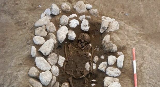 La necropoli scoperta in territorio di Amorosi