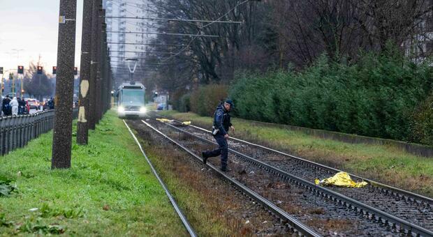 https://statics.cedscdn.it/photos/MED/78/02/8617802_26190744_tram_morto_milano_chi_e_vittima.jpg