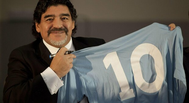 Maradona, Gigi D'Alessio: «Ho avuto il privilegio di esserti amico, ora sei leggenda»