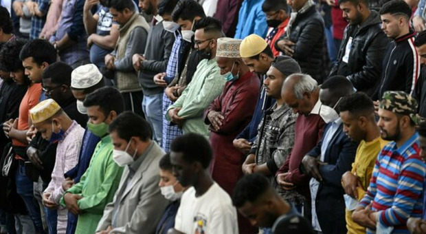 Azienda di scarpe italiana chiusa per la fine del Ramadan: 1 opreaio su 3 è musulmano