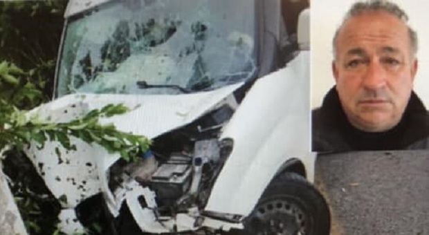 Tragedia per il maltempo. Perde il controllo dell'auto per evitare un albero caduto e finisce contro il muro: morto sessantenne