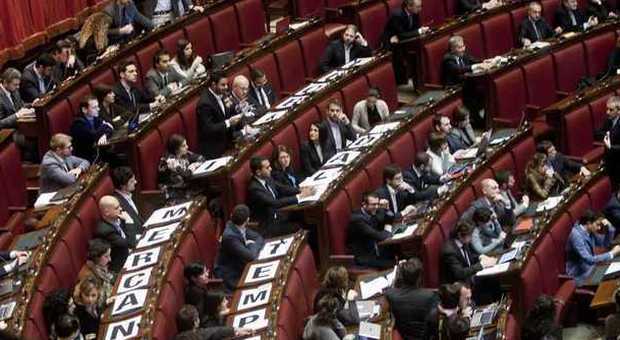 Salva-Roma, governo pone fiducia alla Camera. M5s e Lega contro affitti d'oro