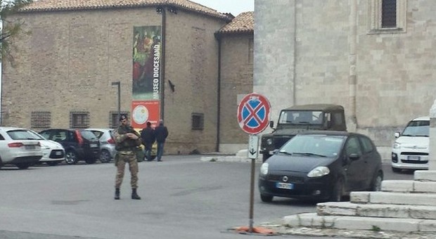 Militari ad Ancona