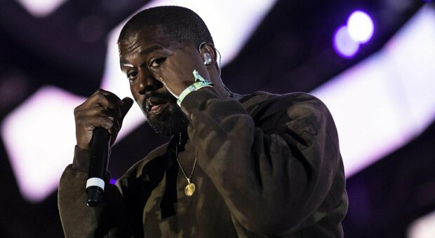 Kanye West, ancora deliri: «Mi piace Hitler, vedo cose buone in lui»