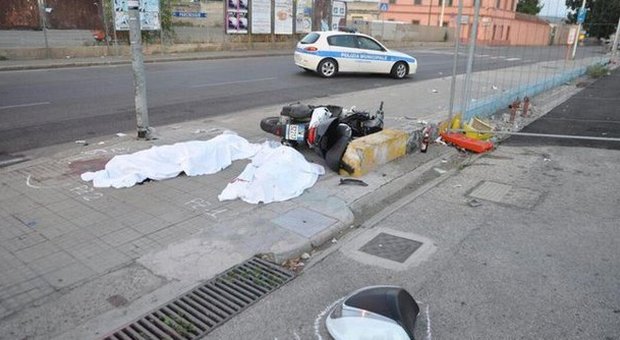Cagliari, si schiantano con lo scooter Morti due ragazzi di 19 e 16 anni