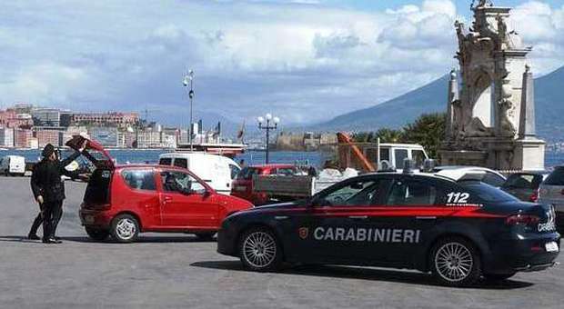 Napoli, auto rubate circolavano con targhe pulite: denunciate 14 persone