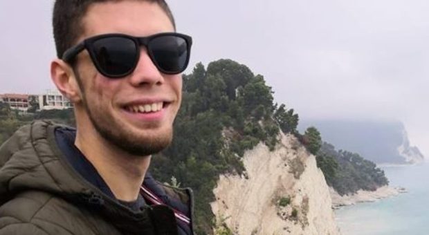 Osimo, va in vacanza ad Ibiza con un amico: Luca muore a 20 anni annegato in mare