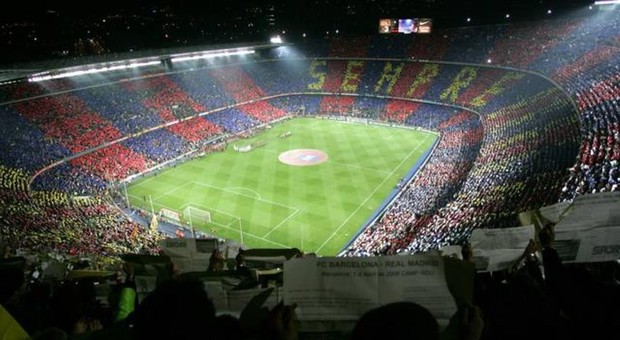 Saluti nazisti, il Barcellona vieta a vita lo stadio ai tifosi