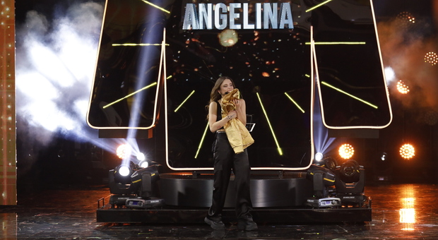 Amici 22, la finale: i bookmaker incoronano Angelina, ma l'incognita televoto può cambiare tutto