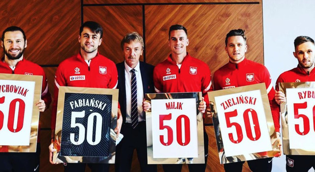 Zielinski e Milik nel club dei 50: gli azzurri festeggiano con la Polonia