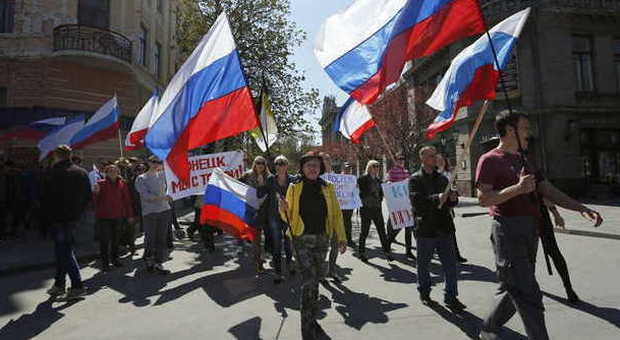 Crimea, l'Ucraina apre all'autonomia. Sanzioni Usa contro sette separatisti e un'azienda di gas