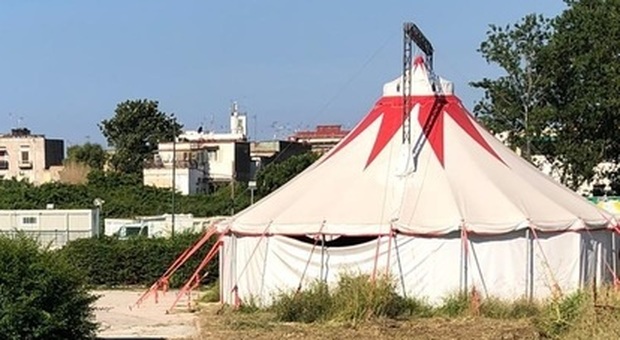 Napoli, si lavora al tendone da circo a Barra: scuola e associazioni contro la dispersione scolastica