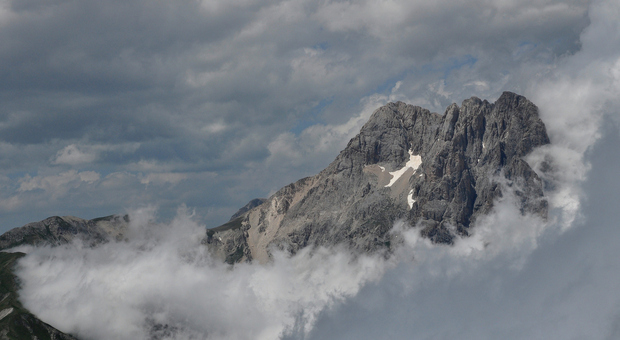 Abruzzo, nevica sul Gran Sasso: il manto potrebbe raggiungere mezzo metro di altezza