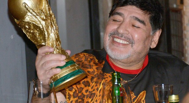 Salvatore Esposito, il Genny di Gomorra: «Napoli piange Maradona. E io sto piangendo»