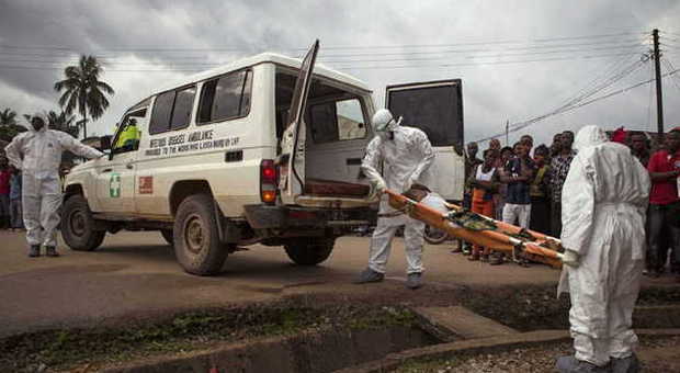 Ebola, muore medico missionario: è la seconda vittima in Spagna. Obama: dobbiamo fare di più