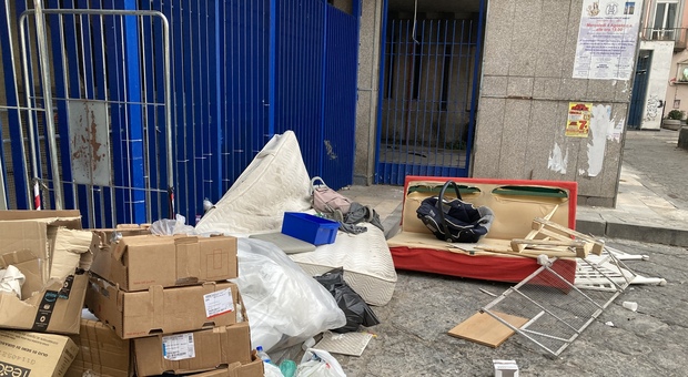 Napoli Est, rifiuti in strada e decoro ko: si estende la raccolta differenziata