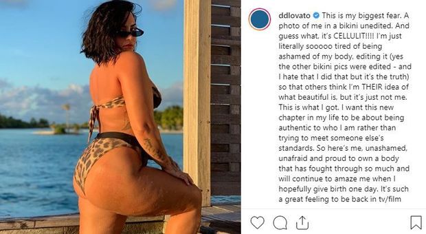 Demi Lovato mostra la cellulite sui social: «Sono stanca di vergognarmi del mio corpo»