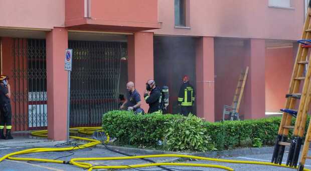 Incendio nello storico fruttivendolo di Treviso