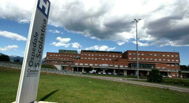 Ospedale, nuova aggressione a Cassino: rifiuta le medicine e picchia l'infermiere