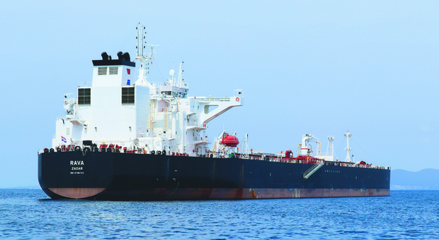 Al terminale marino Siot arriva la "Rava": è la 20millesima petroliera
