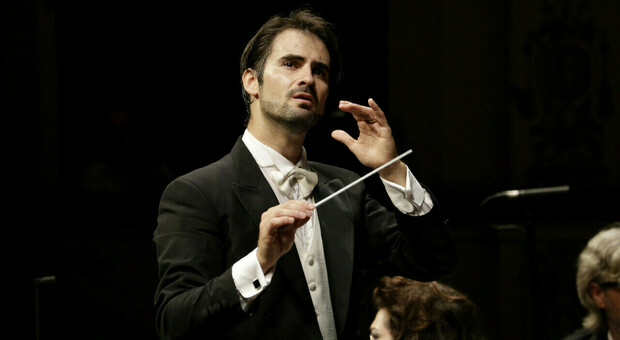 Teatro Petruzzelli, sviene il direttore d'orchestra: sospesa la Madame Butterfly