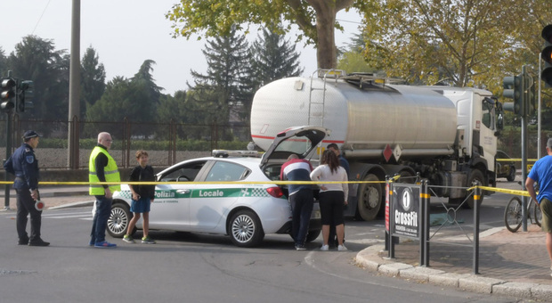 Torino, va a fare la spesa: morto investito da un camion frigo in retromarcia