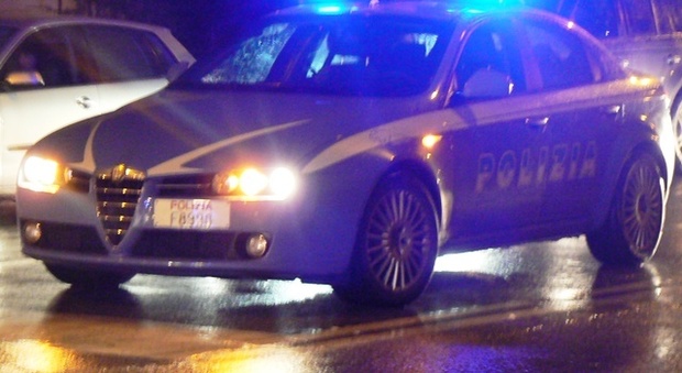 Rapinati di 5 euro a Mezzocannone, i Falchi arrestano un 23enne