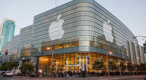Covid, Apple rinvia a gennaio il ritorno in ufficio: preoccupano le varianti