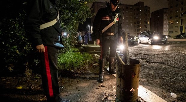 Roma, blitz antidroga a San Basilio: arrestati 5 pusher