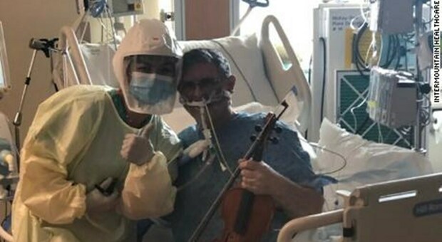 Paziente affetto da Covid19 e intubato chiede di suonare il violino per ringraziare quanti si prendono cura di lui