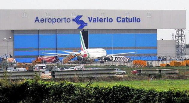 Aeroporto Catullo fermo per Covid, i lavoratori in municipio