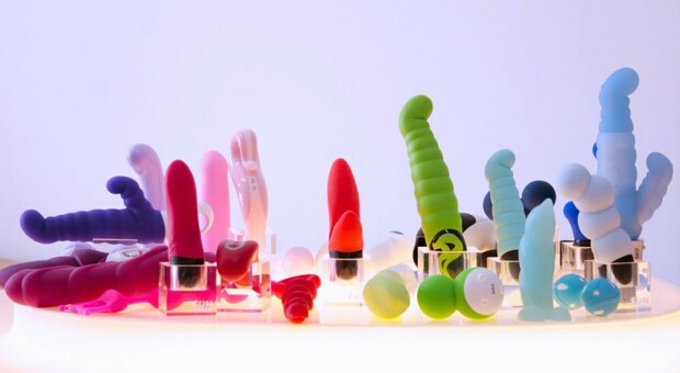 Sex toys, occhio a dove andate in vacanza: i 10 paesi più noti in cui sono vietati