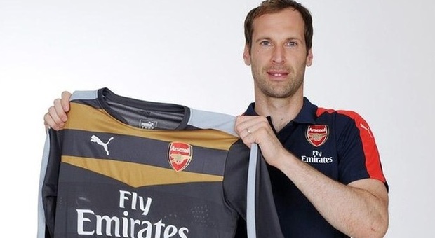 Cech con la maglia dell'Arsenal