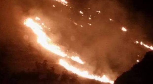 Latina, incendi estivi: spesi milioni di euro solo nella Piana di Fondi per contenere l'emergenza