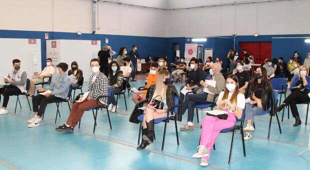 Puglia, a settembre in classe con la mascherina: i nodi da sciogliere per la ripresa della scuola in presenza