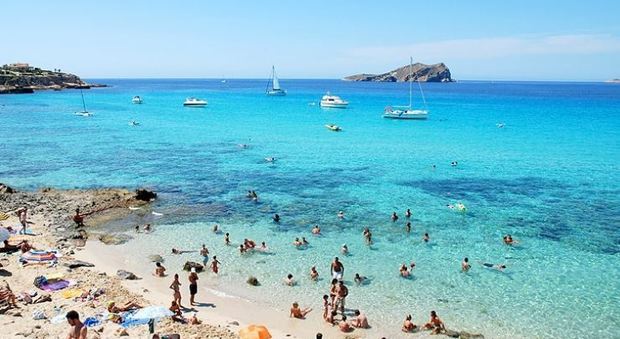 La vacanza a Ibiza che sognava da tempo finisce in tragedia: Luca muore a 20 anni
