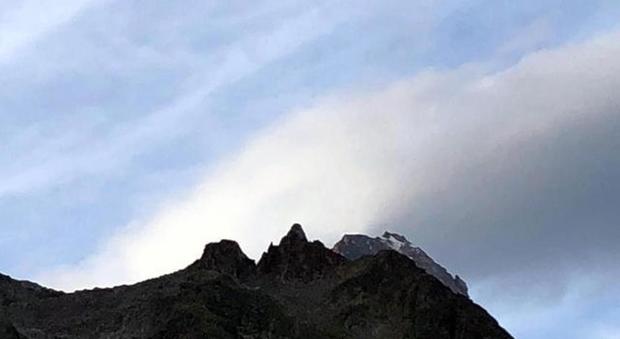 Precipitano dalla cresta del Monte Bianco: morti due italiani