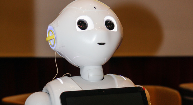 Pepper, il robot umanoide che funge da assistente
