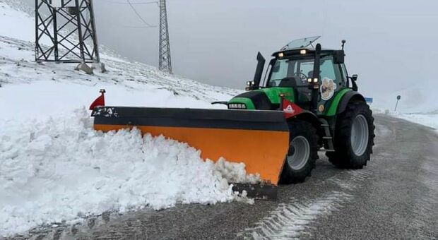 Neve ad aprile: 20 centimetri sul monte sul Nerone e 15 sul Catria