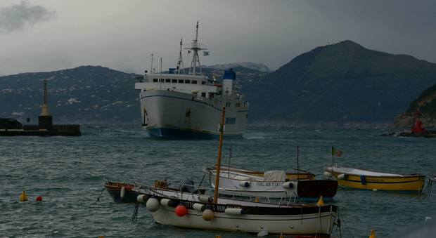 Solo nave Fauno e Tremiti Jet assicurano corse per Capri