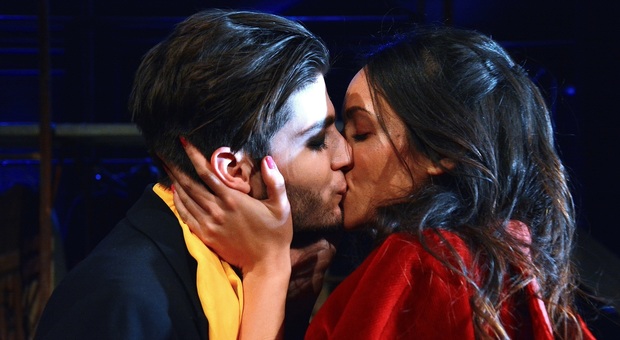 Al teatro Sala Umberto di Roma il nuovo spettacolo di Gianni Clementi: Romeo l'ultrà e Giulietta l'irriducibile