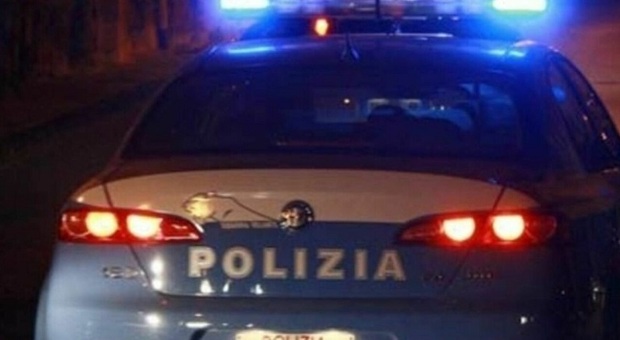 Ancona, droga in macchina e dentro casa: arrestato un giovane di 26 anni