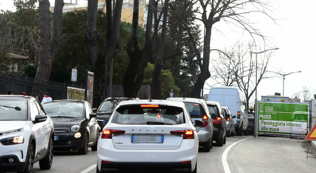 La città ostaggio del traffico, Zucchi: «Un caos che si poteva evitare»